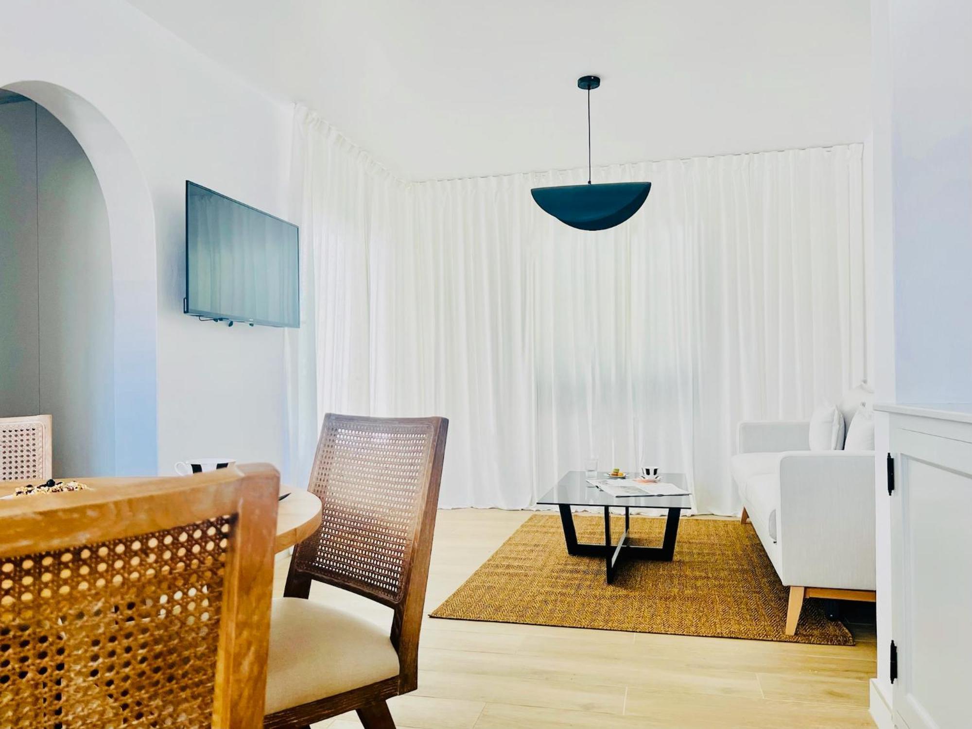 Cih Apartments ปูแอร์โตเดลคาร์เมน ภายนอก รูปภาพ